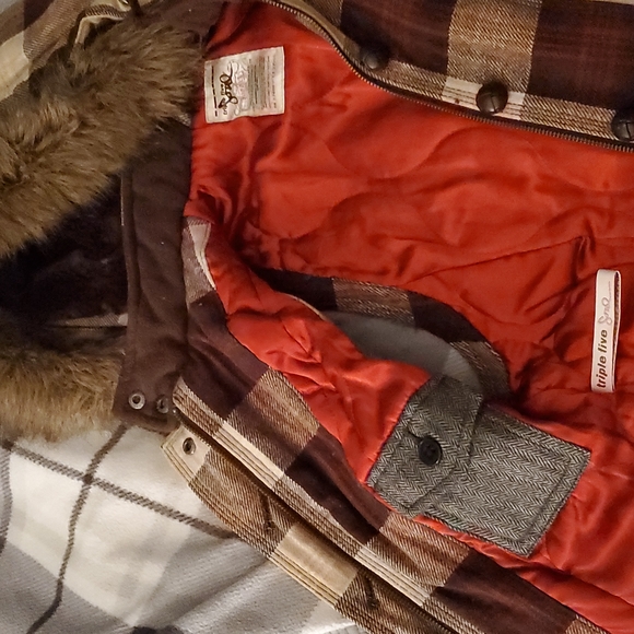 Vintage Triple Five Soul Vest Wool with faux fur removable hood. - Picture 17 of 17
